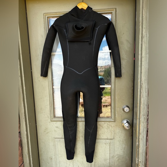 Patagonia Yulex R3 wetsuit for women’s. - Picture 4 of 5